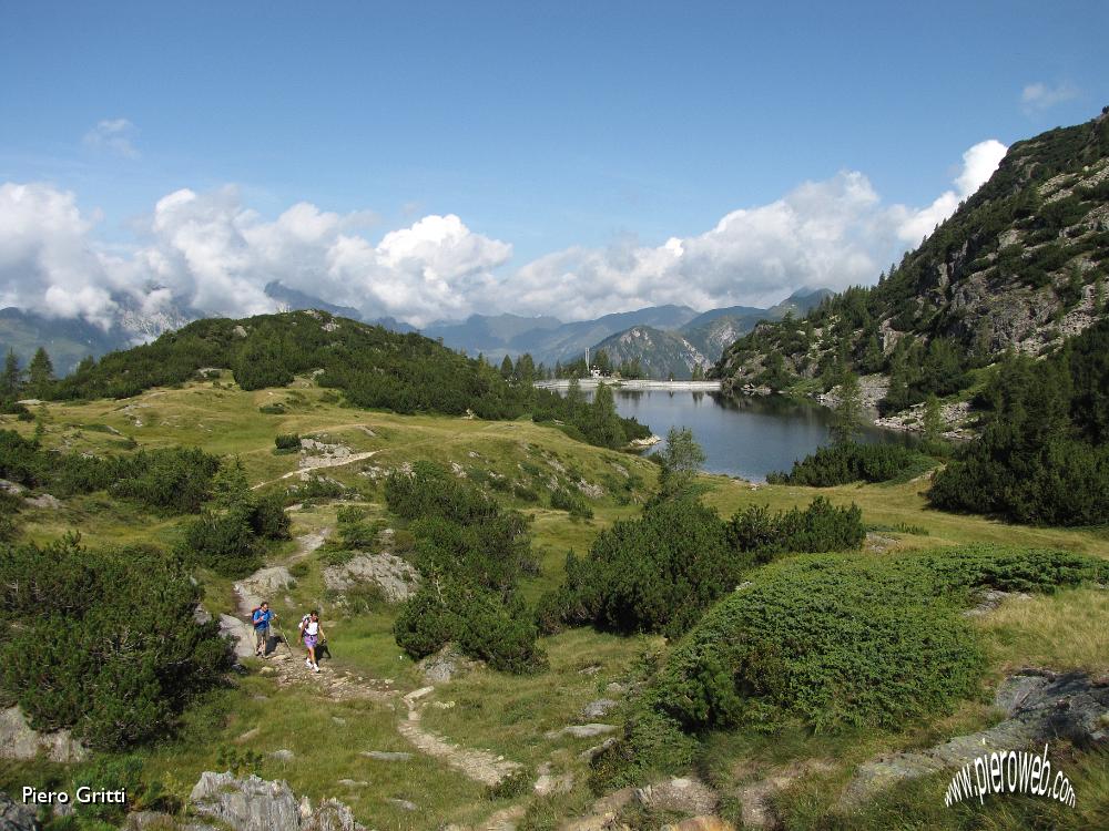 02 Sul sentiero 250 dei cinque laghi.jpg